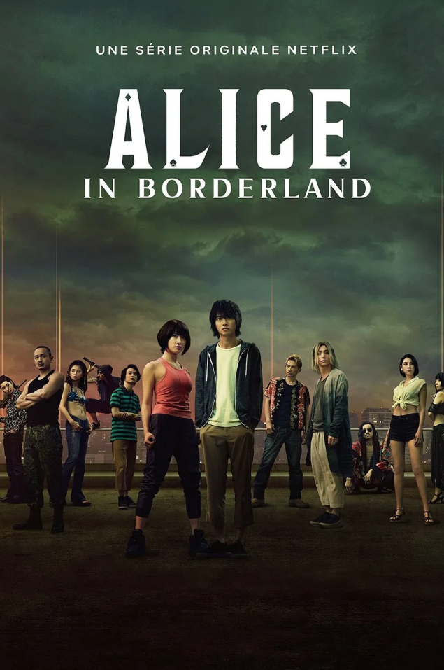 Smart TV moderno mostrando canales de streaming IPTV